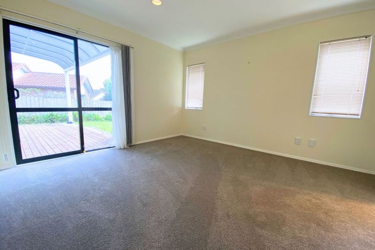 Photo of property in 18 Arlose Place, Westgate, Auckland, 0614