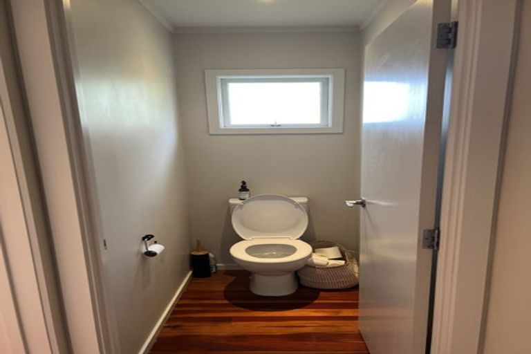 Photo of property in 72 Carlisle Road, Browns Bay, Auckland, 0632