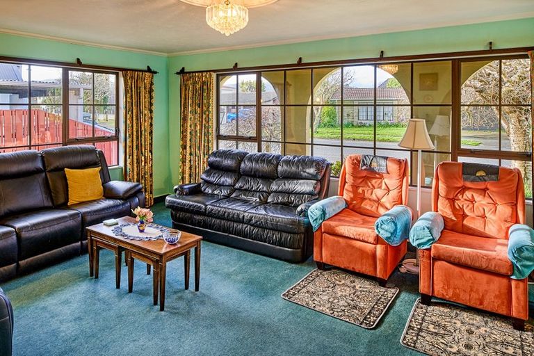 Photo of property in 36 Waddington Drive, Naenae, Lower Hutt, 5011