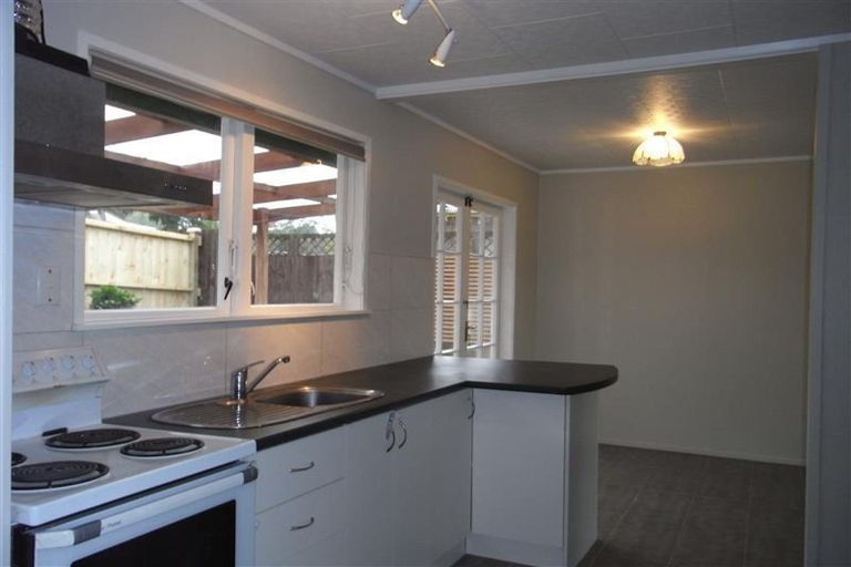Photo of property in 14 Cairngorm Place, Highland Park, Auckland, 2010