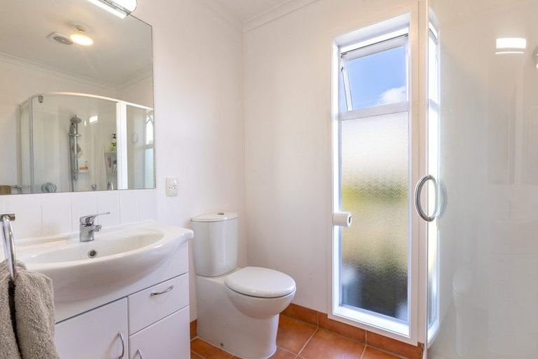 Photo of property in 16 Gladstone Road, Bluff Hill, Napier, 4110
