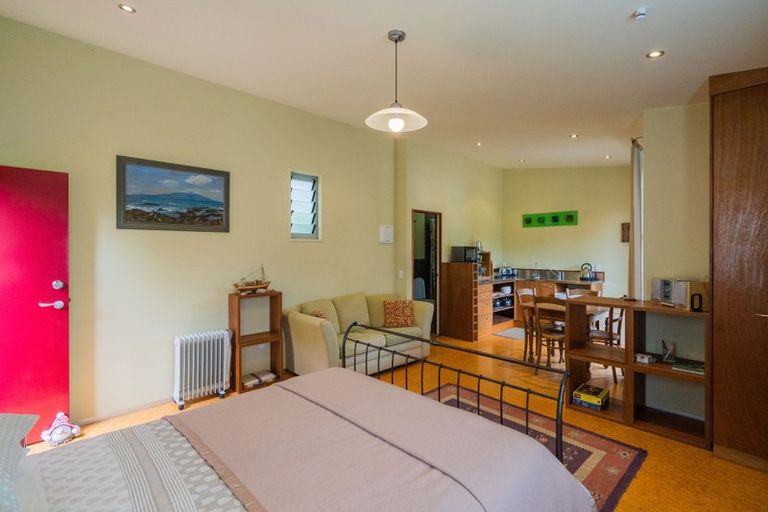 Photo of property in 25 Tennis Court Road, Raumati South, Paraparaumu, 5032