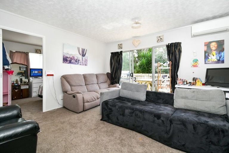 Photo of property in 1/10 Trounson Avenue, Clendon Park, Auckland, 2103