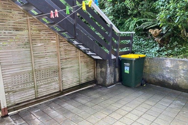 Photo of property in 2/49 Maungaraki Road, Korokoro, Lower Hutt, 5012