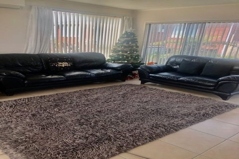 Photo of property in 1/281 Sunset Road, Sunnynook, Auckland, 0632