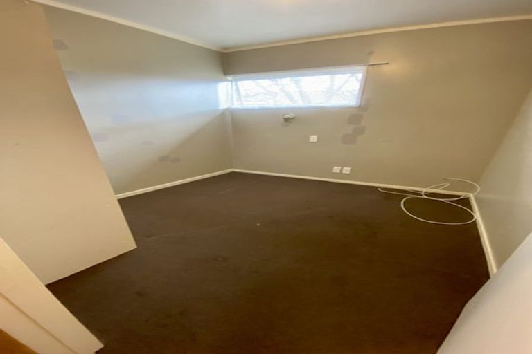 Photo of property in 1 Hill Crescent, Papakura, 2110