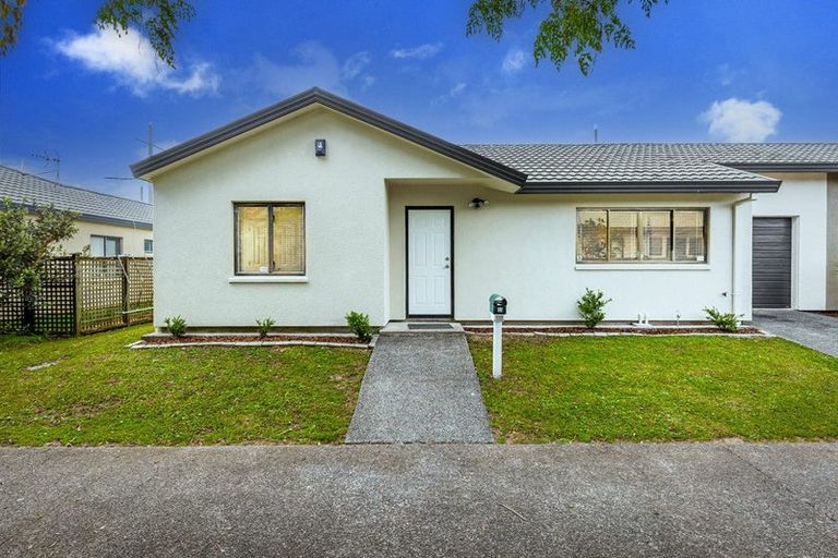 Photo of property in 9/17 Neta Grove, Henderson, Auckland, 0612