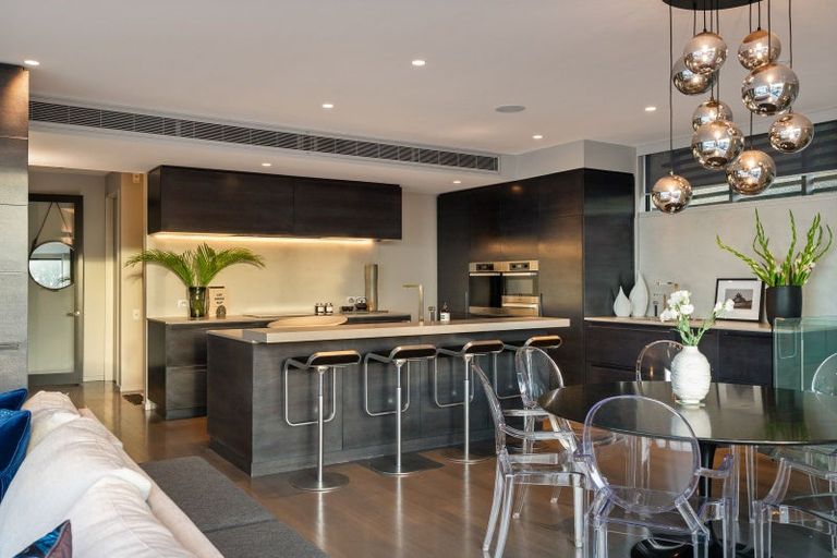 Photo of property in 34 Lookout Road, Roseneath, Wellington, 6021