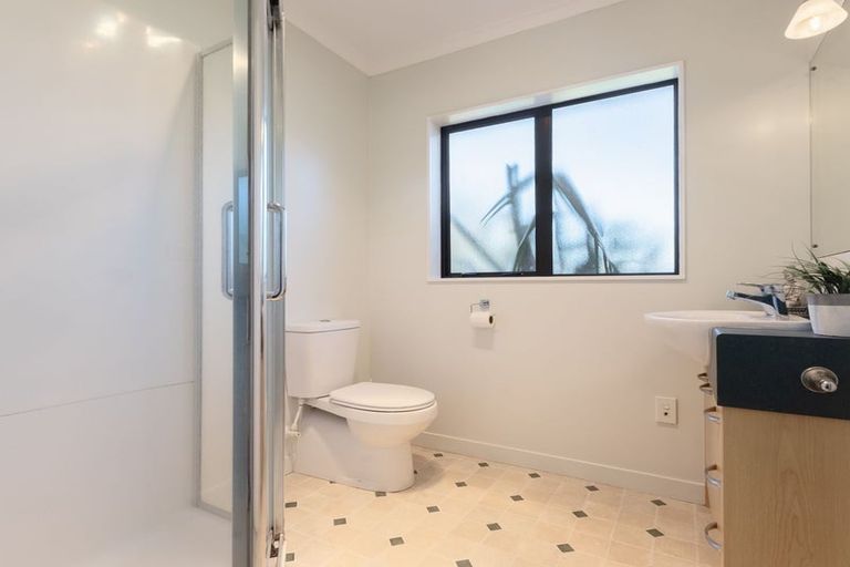 Photo of property in 3 Leanne Way, Waikanae Beach, Waikanae, 5036