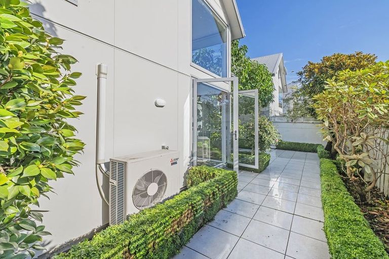 Photo of property in 4/1010 Colombo Street, St Albans, Christchurch, 8014