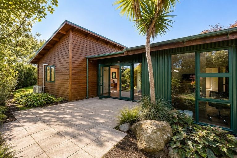 Photo of property in 4 Kiwi Avenue, Waikuku Beach, 7473