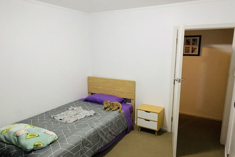 Photo of property in 60 Cobham Crescent, Kelston, Auckland, 0602