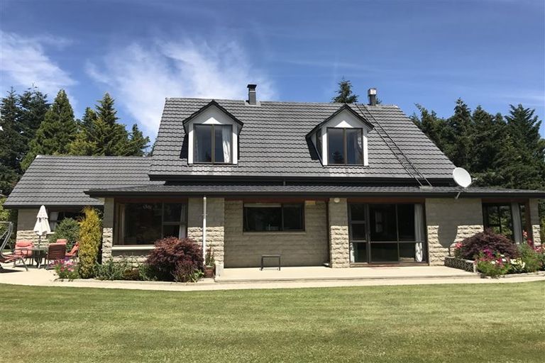 Photo of property in 180 Gladstone Road, Lake Hawea, Wanaka, 9382