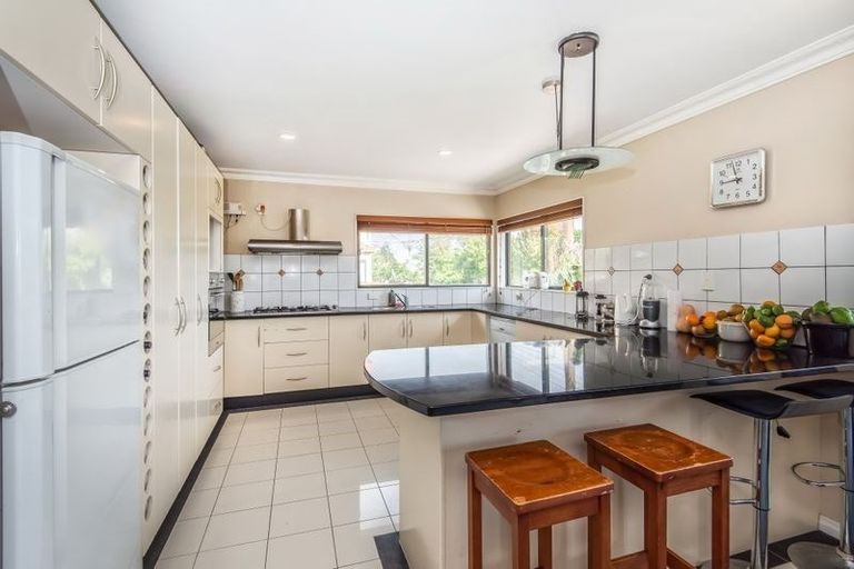 Photo of property in 2/49 College Road, Northcote, Auckland, 0627