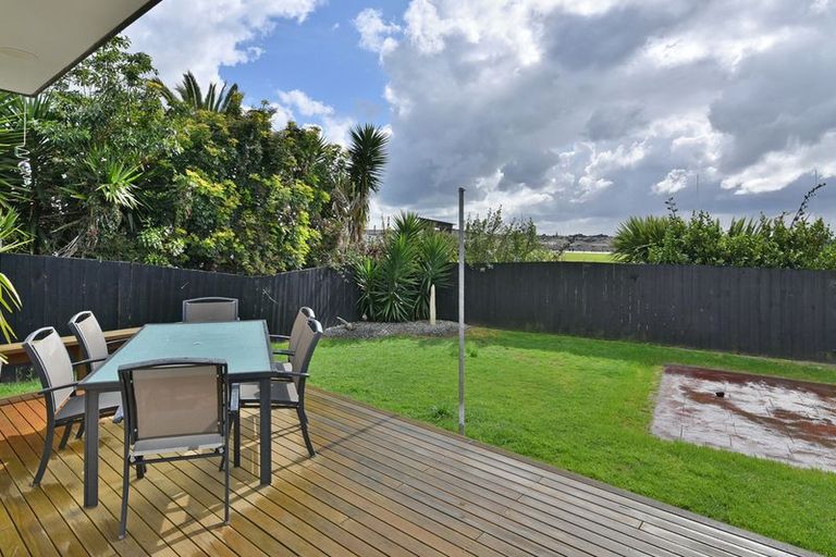 Photo of property in 29 Hadley Wood Drive, Wattle Downs, Auckland, 2103