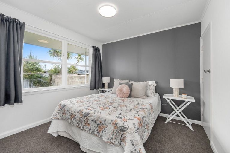 Photo of property in 18 Norwich Place, Awapuni, Palmerston North, 4412