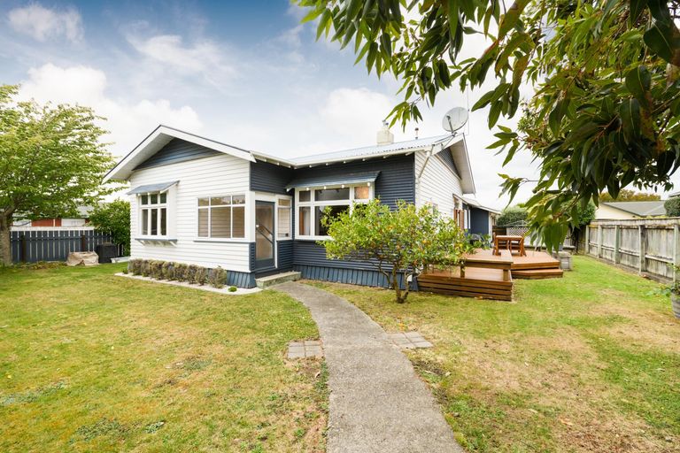 Photo of property in 48 Limbrick Street, Terrace End, Palmerston North, 4410