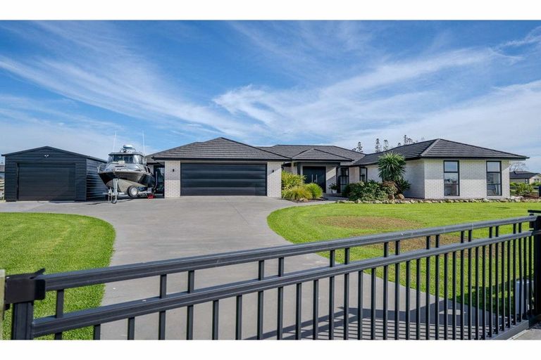 Photo of property in 11 The Lakes Drive, Kerikeri, 0230