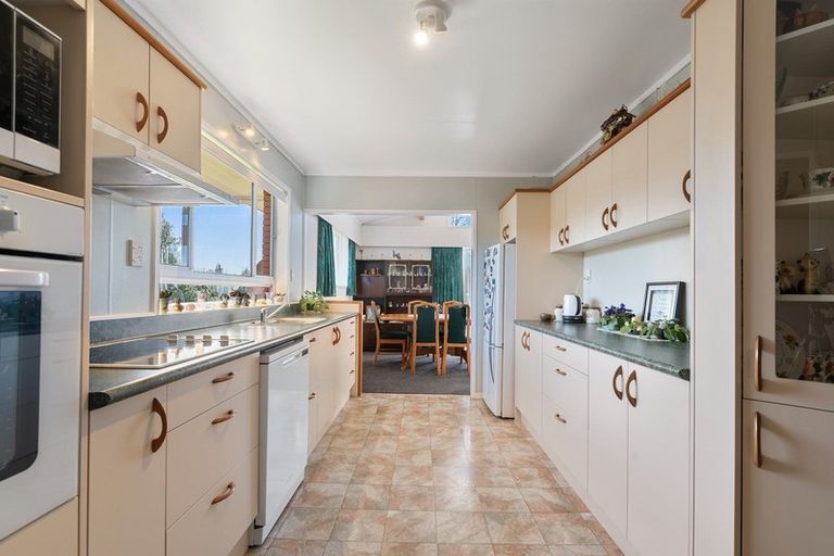 Photo of property in 9 Zeehan Place, Tokoroa, 3420