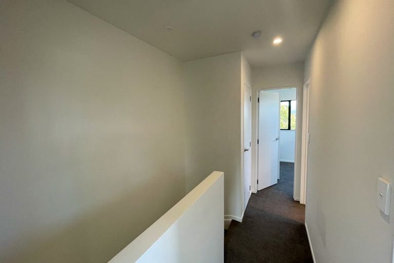 Photo of property in 1/7 South Pacific Place, Henderson, Auckland, 0612