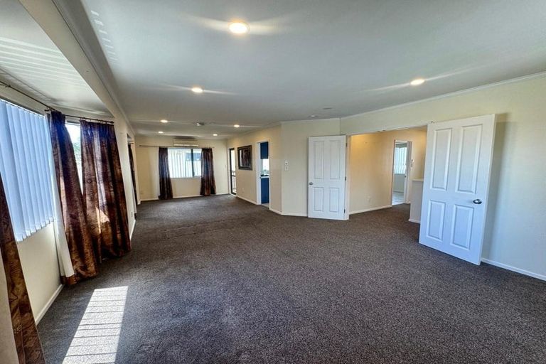 Photo of property in 24a Reeves Road, Pakuranga, Auckland, 2010