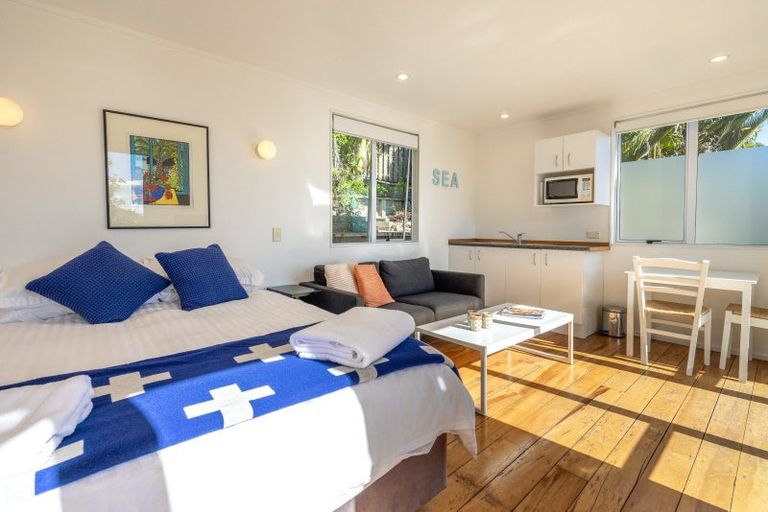 Photo of property in 2/28 Beach Parade, Oneroa, Waiheke Island, 1081