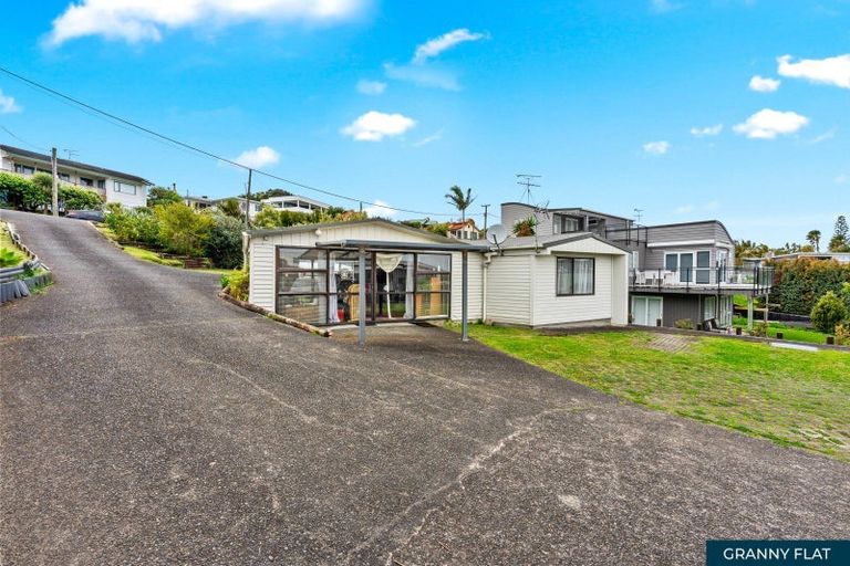 Photo of property in 10 Ardern Avenue, Stanmore Bay, Whangaparaoa, 0932