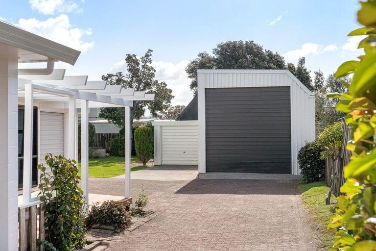 Photo of property in 115 Linton Crescent, Whangamata, 3620