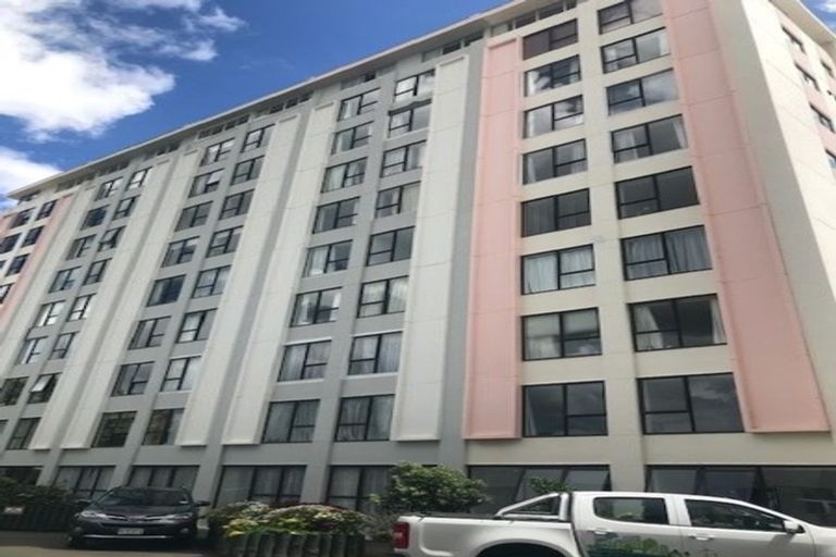 Photo of property in Hobson Court Flats, 15/70 Hobson Street, Thorndon, Wellington, 6011