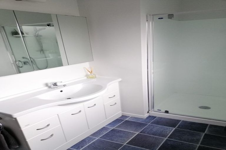 Photo of property in 24 Montclair Rise, Browns Bay, Auckland, 0630