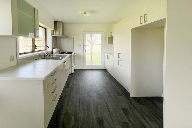 Photo of property in 18b Challen Close, Conifer Grove, Takanini, 2112