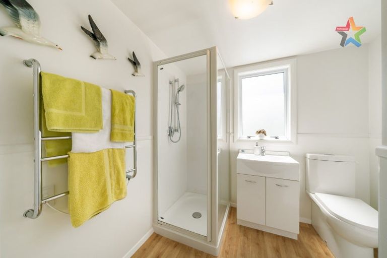 Photo of property in 14 Te Whiti Grove, Korokoro, Lower Hutt, 5012