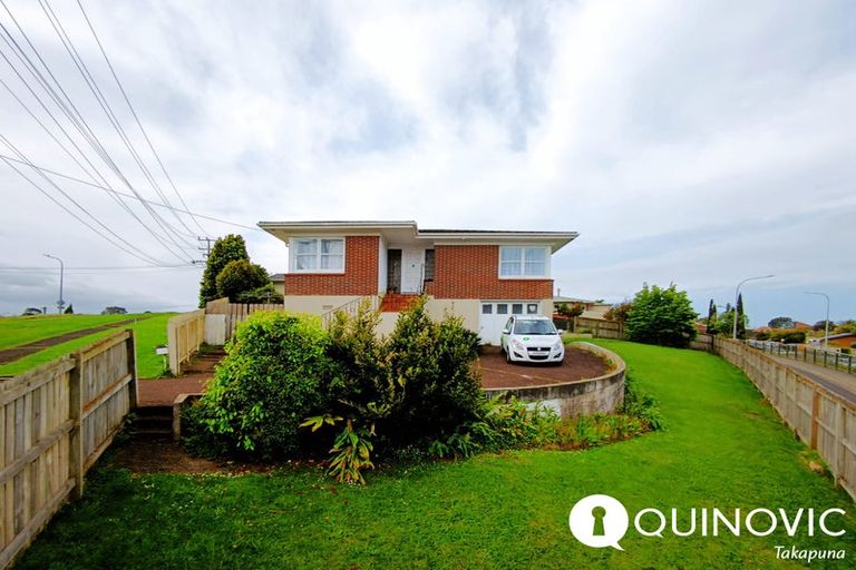 Photo of property in 520 Glenfield Road, Glenfield, Auckland, 0629