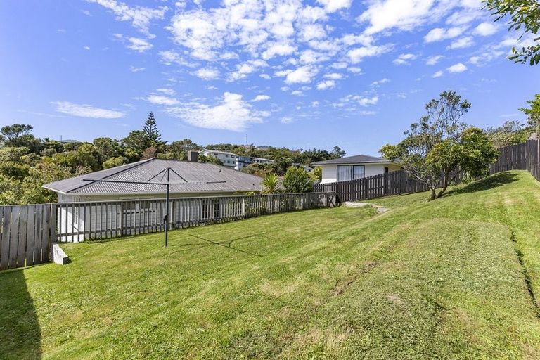 Photo of property in 103 Kenmore Street, Newlands, Wellington, 6037