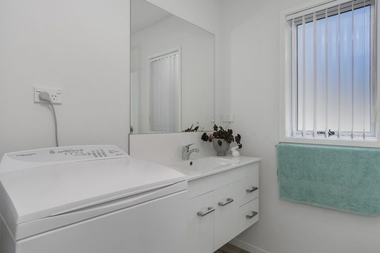 Photo of property in 11 Kamahi Crescent, Papamoa Beach, Papamoa, 3118