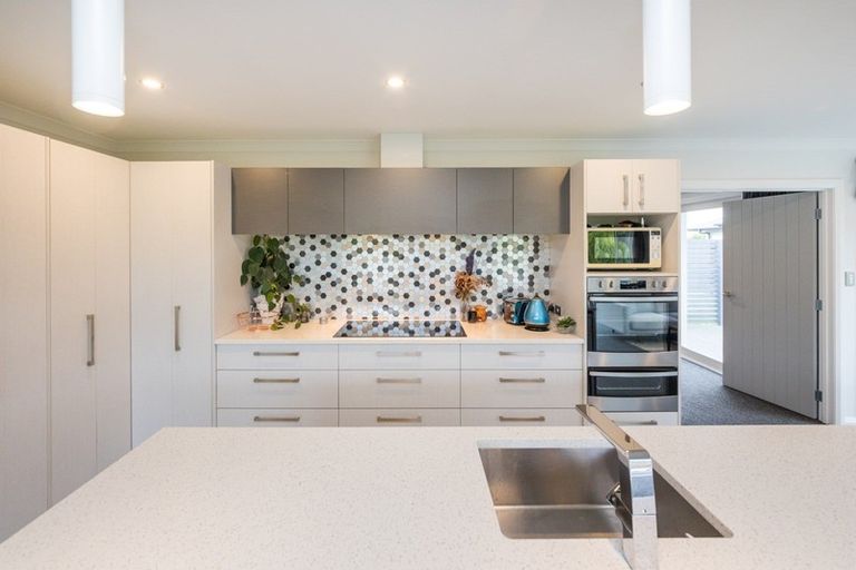 Photo of property in 10 Silicon Way, Fitzherbert, Palmerston North, 4410