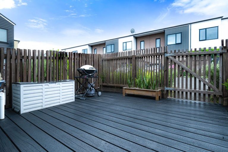 Photo of property in 35 Saltmarsh Road, Hobsonville, Auckland, 0616