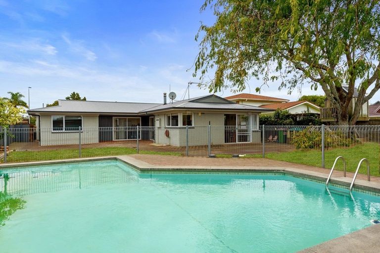 Photo of property in 27 Glen Lynne Avenue, Queenwood, Hamilton, 3210