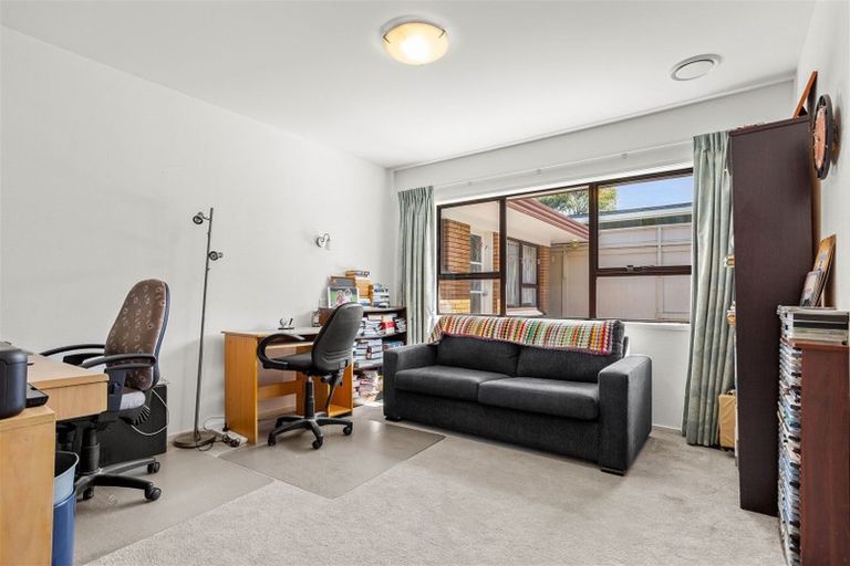 Photo of property in 10 Tatyana Place, Massey, Auckland, 0614