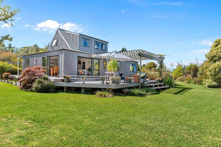 Photo of property in 204 Fishlock Road, Te Arai, Wellsford, 0974