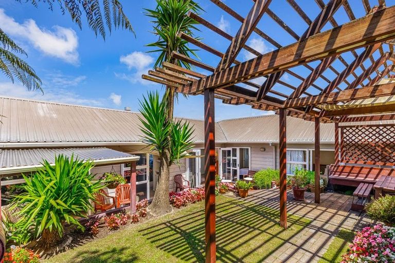 Photo of property in 17 Da Vinci Place, West Harbour, Auckland, 0618