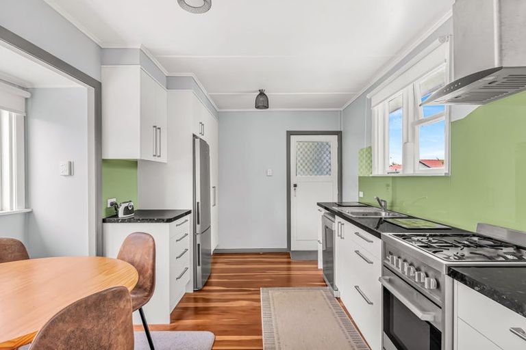 Photo of property in 24 Churchill Crescent, Te Hapara, Gisborne, 4010