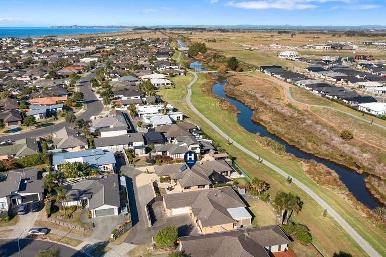 Photo of property in 27 Sarah Place, Papamoa Beach, Papamoa, 3118