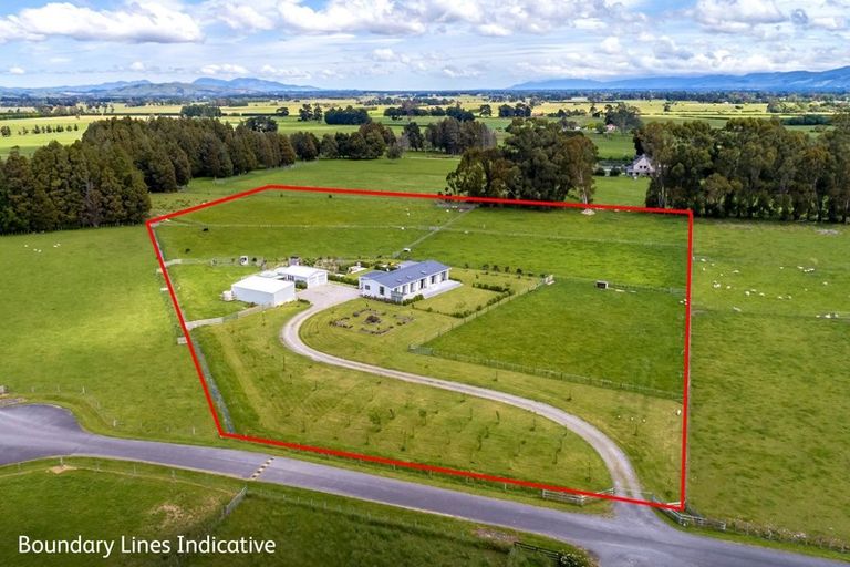 Photo of property in 32 Otawa Drive, West Taratahi, Masterton, 5887