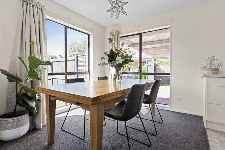 Photo of property in 36 James Cook Street, Havelock North, 4130