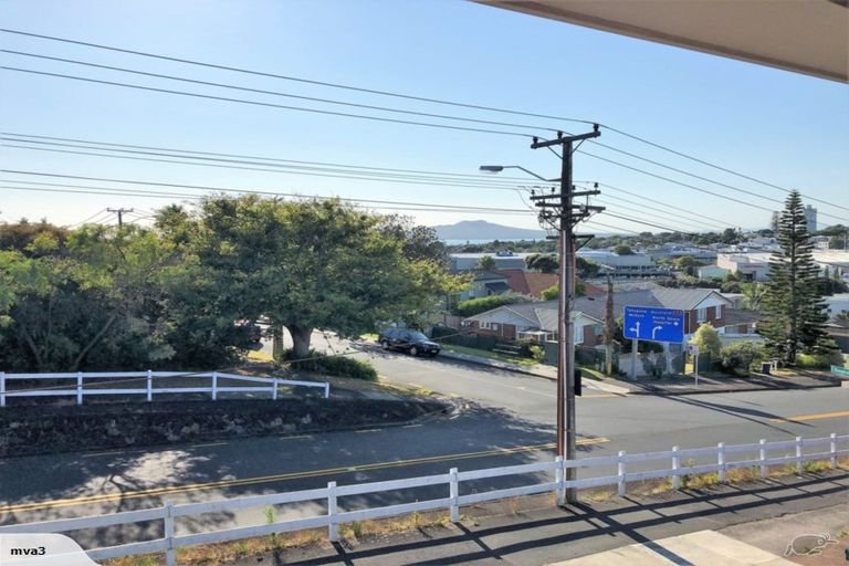 Photo of property in 24a East Coast Road, Milford, Auckland, 0620