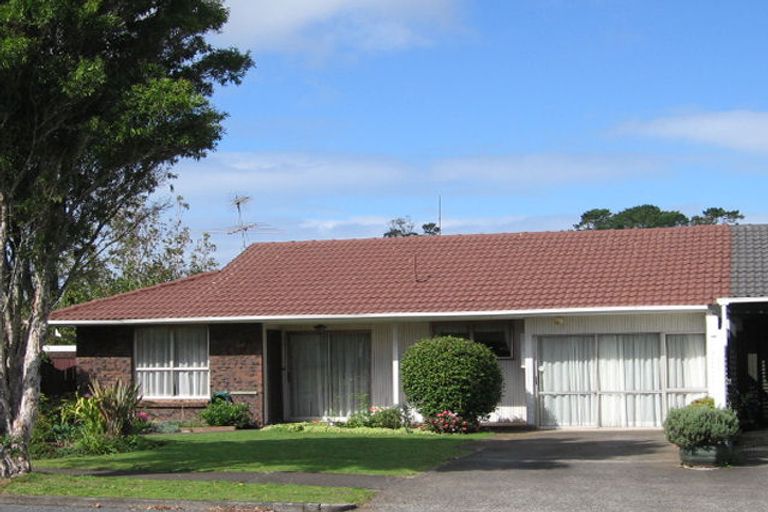 Photo of property in 1/3 Tyrian Close, Half Moon Bay, Auckland, 2012