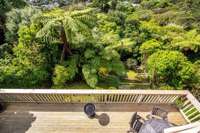 Photo of property in 4 Haunui Road, Pukerua Bay, 5026