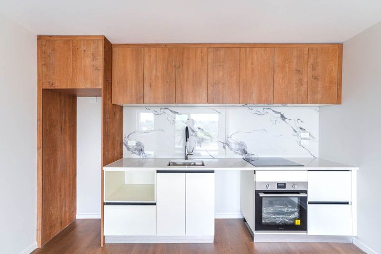 Photo of property in 35a Cedar Heights Avenue, Massey, Auckland, 0614