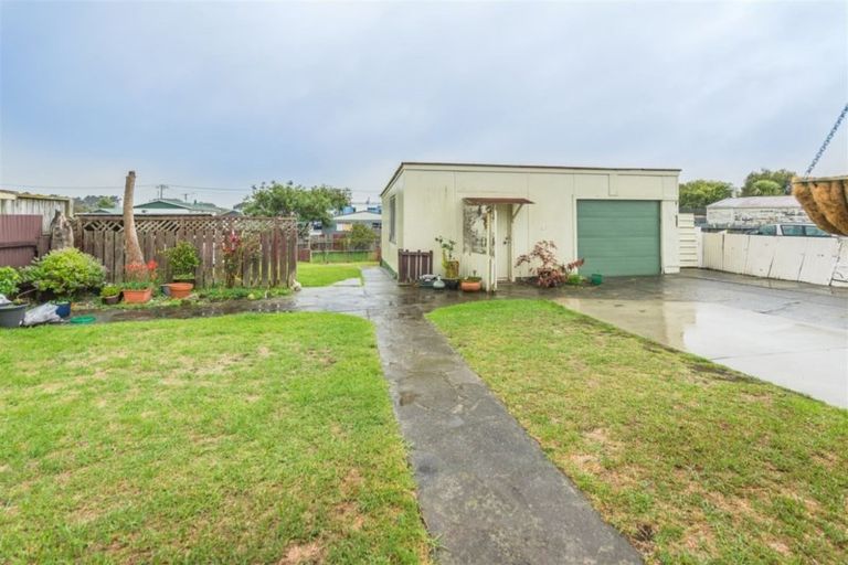Photo of property in 25 Ruapehu Street, Castlecliff, Whanganui, 4501